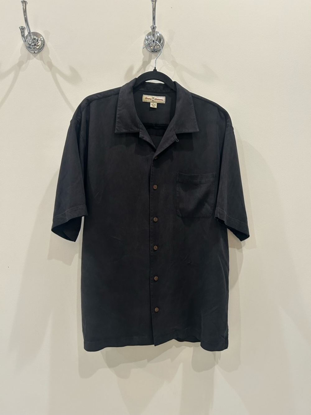 Tommy Bahama Men's Short Sleeve Black Camp Shirt - Size Large